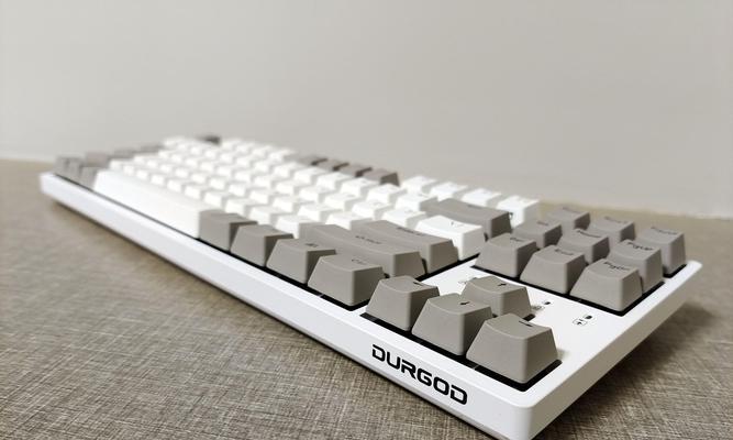魔兽世界银轴键盘使用技巧是什么？